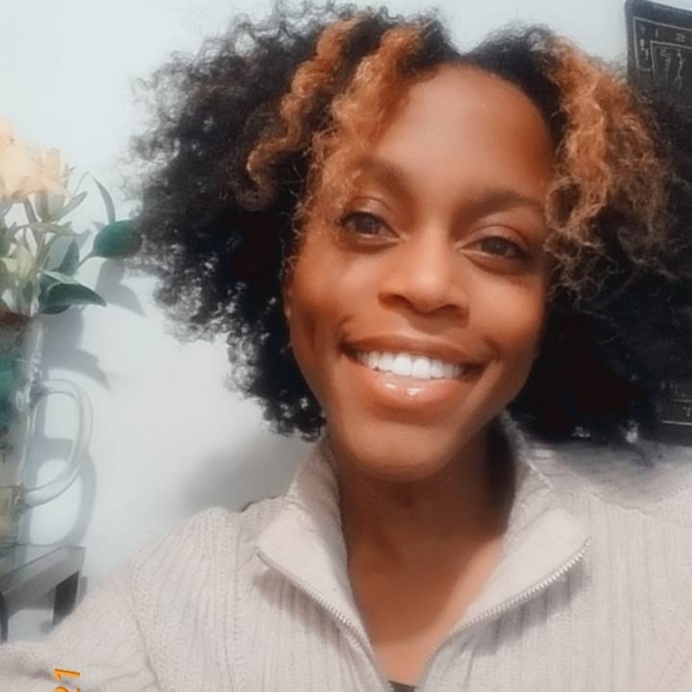 meet your posher : Laura